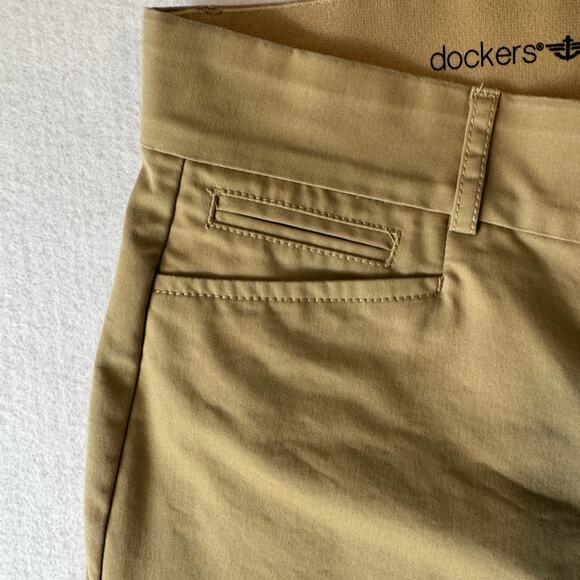 Dockers 10 Khaki Dressy Slacks - Picture 3 of 5